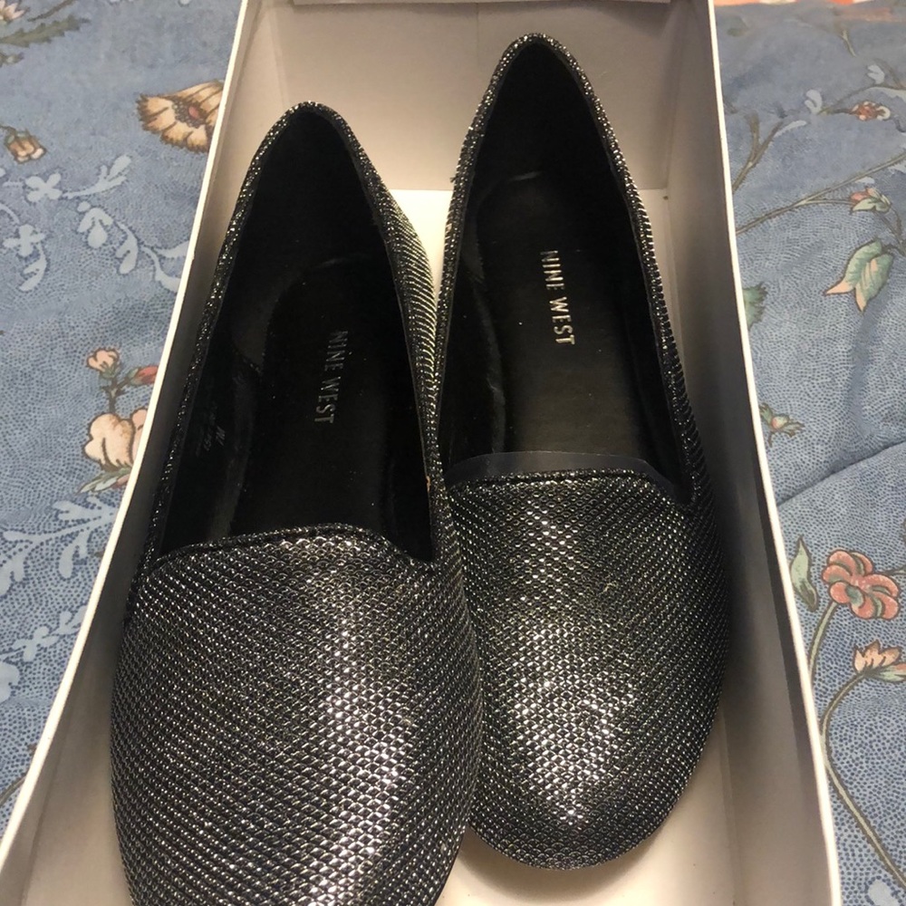 Size 7 sparkling flat Nine West